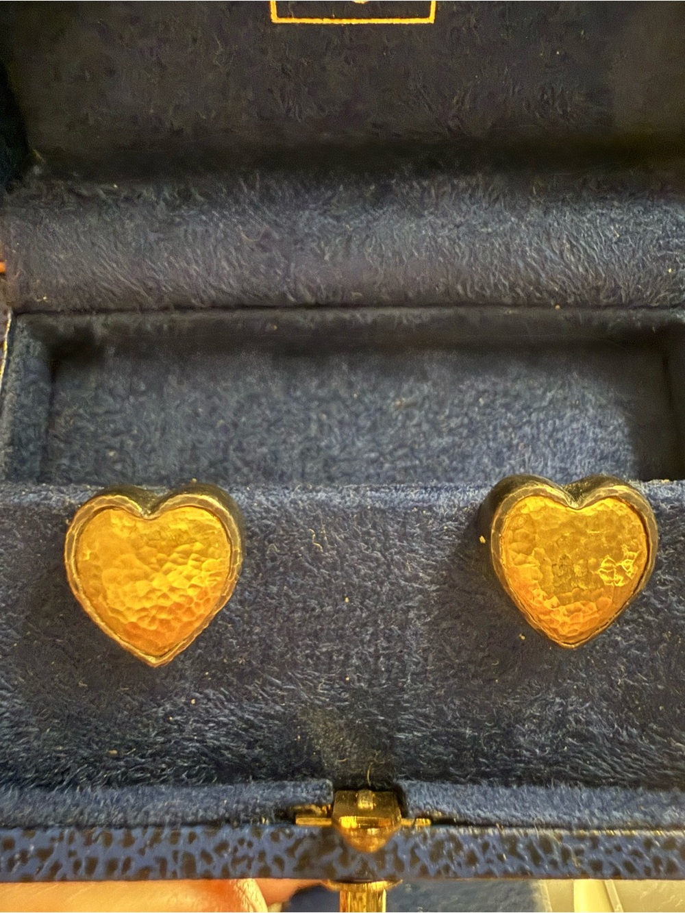Gurhan Signature 24k Hammered Gold Heart Stud Earrings - Women's Jewelry - Picture 2 of 5
